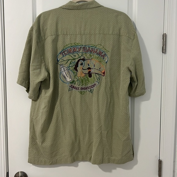 VTG Tommy Bahama Silk Jungle Shakedown Toucan Cigar Cocktail Shaker Camp Shirt - Picture 1 of 9